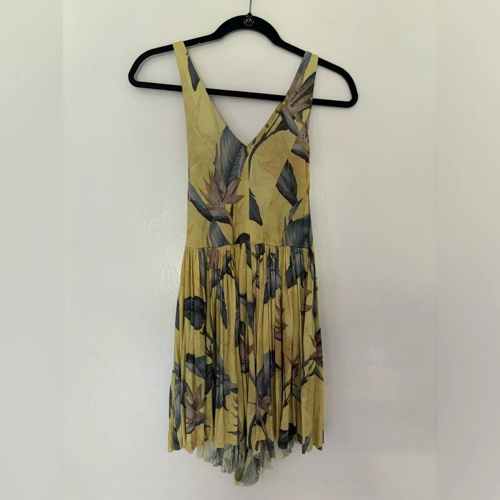 Urban Outfitters Kimchi Blue Printed Halter Romper - Picture 2 of 6